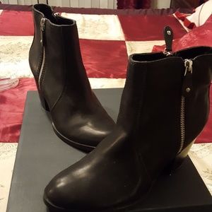 Simply Vera black ankle boots Sz 7 1/2 M